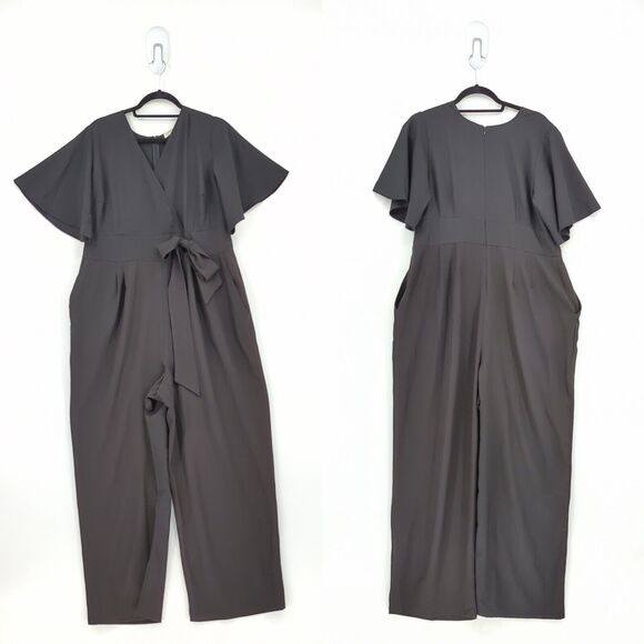 Kiyonna Women 0x 10 12 Charisma Jumpsuit Black Faux Wrap Crepe V Neck Belt FLAW - Picture 2 of 8